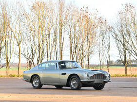 Aston Martin DB6 Sports Saloon (1966) - Lot 188 an der Bonhams Versteigerung "Les Grandes Marques du Monde à Paris" am 1. Februar 2024