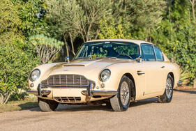 Aston Martin DB6 Sports Saloon (1967) - als Lot 190 angeboten an der Bonhams Scottsdale Versteigerung am 27. Januar 2023
