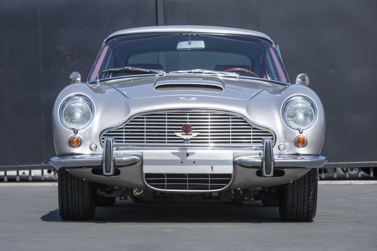 Aston Martin DB6 Vantage Sport Saloon (1966) - verkauft als Lot 111 an der Bonhams 'The Greenwich Auction" am 5. Juni 2022