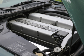 Aston Martin DB7 (1996) - Reihensechszylinder mit Kompressor