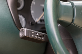 Aston Martin DB7 (1996) - Schalter aus der Grossserie