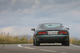 Aston Martin DB7 (1996) - breit besohlt mit 245-er Reifen Aston Martin DB7 (1996) - breit besohlt mit 245-er Reifen