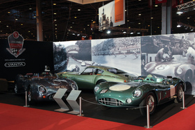 Aston Martin DBR1 (1952) - Nachbau des Rennwagens und anderer Aston-Modelle - Rétromobile 2015