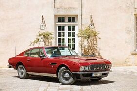 Aston Martin DBS (1971) - Lot 030 at the Artcurial Musée Automobile du Château de Vernon auction 2025