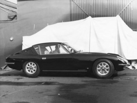 Aston Martin DBS C Touring (1965) - Seitenansicht des Touring-Coupés, Setup für Photoaufnahmen