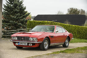 Aston Martin DBS Sports Saloon (1971) - angeboten als Lot 242 an der Aston Martin Werksversteigerung von Bonhams am 9. Mai 2015