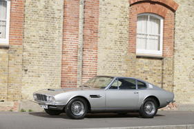 Aston Martin DBS Sports Saloon (1971) - angeboten als Lot 250 an der Aston Martin Werksversteigerung von Bonhams am 9. Mai 2015