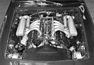 Aston Martin DBS V8 (1970) - der mächtige V8 füllt den Motorraum aus