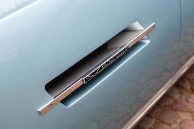 Aston Martin DBS Vantage (1968) - Vantage-Schriftzug auf der Flanke