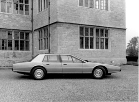 Aston Martin Lagonda (1977) - breathtakingly flat and sleek
