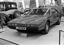 Aston Martin Lagonda (1979) - sauber geformte niedrige Limousine mit 5,3-Liter-V8-Motor - Genfer Automobilsalon 1979