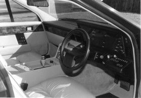 Aston Martin Lagonda (1982) - Interior, steering wheel and dashboard