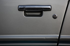 Aston Martin Lagonda (1984) - the door handle