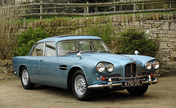 Bild Aston Martin Lagonda Rapide Sports Saloon (1963) - aussordentlich seltene Limousine - am 18. Mai 2013 an der Aston Martin Works Bonhams-Versteigerung in Newport verkauft