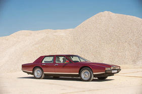 Aston Martin Lagonda Saloon (1983) - als Lot 205 an der Bonhams Aston Martin Versteigerung am 2. Juni 2018 angeboten