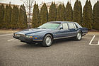 Aston Martin Lagonda Saloon (1984) - angeboten als Lot 205 an der Aston Martin Werksversteigerung von Bonhams am 9. Mai 2015