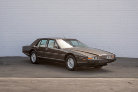 Aston Martin Lagonda Series III Saloon (1984) - als Lot 082 angeboten an der Bonhams Scottsdale Versteigerung am 27. Januar 2022
