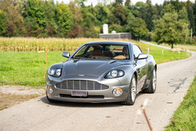 Aston Martin V12 Vanquish (2002) - als Lot 72 an der Versteigerung "Klassische Automobile & Motorräder" der Oldtimer Galerie in Toffen am 18. Oktober 2025