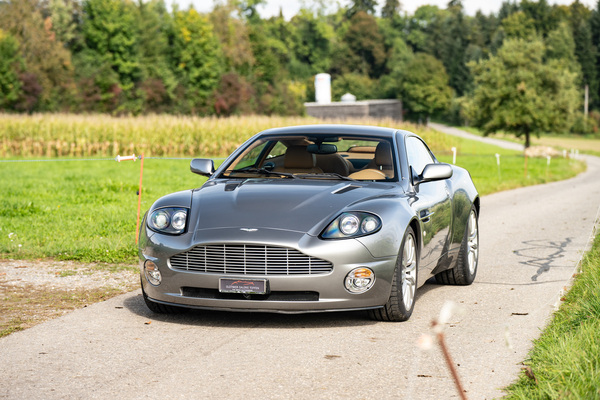 Image: Aston Martin V12 Vanquish (2002) - as lot 72 at the "Classic Cars & Motorcycles" auction of the Oldtimer Gallery in Toffen on October 18, 2025