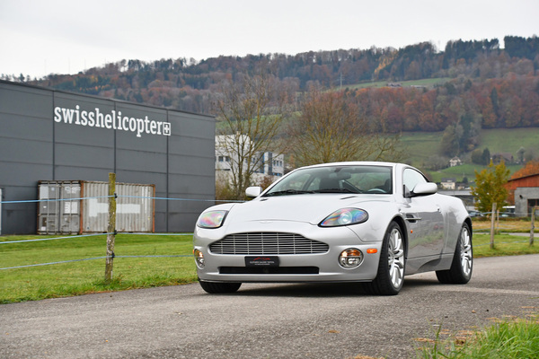 Image: Aston Martin V12 Vanquish (2003) - offered as lot 165 at the Oldtimer Galerie Toffen auction on October 16, 2021