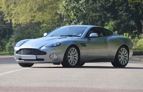 Aston Martin V12 Vanquish S (2005) - als Lot 262 angeboten an der Artcurial Le Mans Classic Versteigerung am 5. Juli 2014