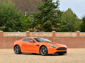 Aston Martin V12 Vantage Coupé (2010) - angeboten als Lot 111 an der Bonhams Zoute Versteigerung am 8. Oktober 2023