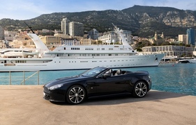 Aston Martin V12 Vantage Roadster (2013) - Lot 106 an der Bonhams ’Les Grandes Marques à Monaco’ Versteigerung am 10. Mai 2024 Aston Martin V12 Vantage Roadster (2013) - Lot 106 an der Bonhams ’Les Grandes Marques à Monaco’ Versteigerung am 10. Mai 2024