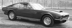 Aston Martin V8 (1975) - nur noch schlicht "V8" hiess der hübsche Sportwagen im Jahr 1975