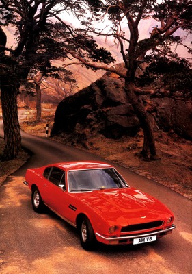 Aston Martin V8 (1979) - allzuviele rote Astons dürfte es nicht gegeben haben