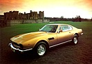 Aston Martin V8 (1981) - Eleganz vor eindrucksvoller Kulisse