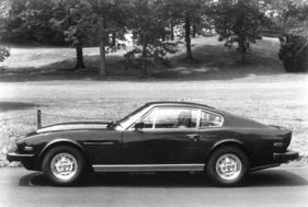 Aston Martin V8 (1982) - Neu für die USA; AM Sport Corps