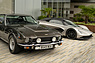 Aston Martin V8 (1985) - Bonds Auto aus "Der Hauch des Todes" feiert in "Keine Zeit zu sterben" seine Rückkehr. Dahinter die Studie Valhalla (© Aston Martin Lagonda, 2021) Aston Martin V8 (1985) - Bonds Auto aus "Der Hauch des Todes" feiert in "Keine Zeit zu sterben" seine Rückkehr. Dahinter die Studie Valhalla (© Aston Martin Lagonda, 2021)