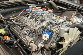 Aston Martin V8 Evolution 6.0 (1976) – Techno Classica 2023