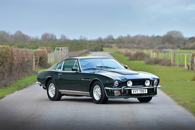 Aston Martin V8 'Oscar India' Sports Saloon (1978) - als Lot 159 an der Bonhams Versteigerung am Goodwood Members Meeting vom 29. März 2020