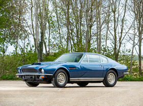 Aston Martin V8 'Series 3' Sports Saloon (1976) - Lot 207 an der Bonhams Goodwold Festival of Speed Versteigerung am 14. Juli 2023 Aston Martin V8 'Series 3' Sports Saloon (1976) - Lot 207 an der Bonhams Goodwold Festival of Speed Versteigerung am 14. Juli 2023