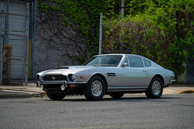 Aston Martin V8 Series 3 Sports Saloon (1978) - angeboten als Lot 155 an der Bonhams The Greenwich Auction am 4. Juni 2023