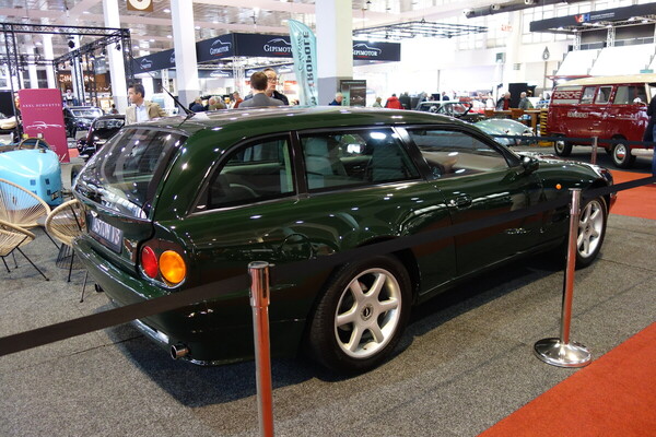 Aston Martin V8 Shooting Brake (1997) – vom Werk umgebaut – Interclassics Classic Car Show Brüssel 2023