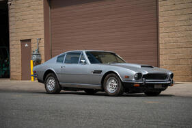 Aston Martin V8 Sports Saloon (1978) - angeboten als Lot 116 an der Bonhams The Greenwich Auction am 4. Juni 2023