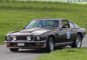 Aston Martin V8 Vantage (1986) am Michaelskreuzrennen 2011 (Startnummer 305)