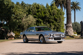 Aston Martin V8 Vantage 'Bolt-On Fliptail' (1977) - als Lot 133 an der RM Sotheby’s Arizona Versteigerung 2025