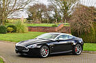 Bild: Aston Martin V8 Vantage Coupé (2010) - Lot 114 an der Bonhams Versteigerung "Les Grandes Marques du Monde à Paris" am 1. Februar 2024
