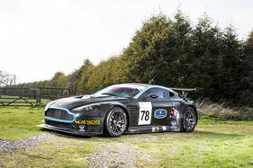 Aston Martin V8 Vantage GT2 Competition Coupe (2010) - angeboten als Lot 216 an der Aston Martin Werksversteigerung von Bonhams am 9. Mai 2015