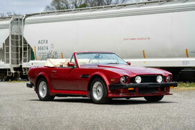 Aston Martin V8 Vantage Volante (1989) - als Lot 121 angeboten an der Bonhams 'The Greenwich Auction" am 5. Juni 2022