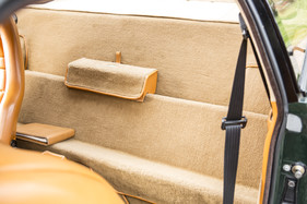 Aston Martin V8 Vantage Zagato (1983) - alles schon eingekleidet, nach Leichtbau sieht das nicht aus