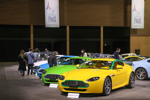 Aston Martin V8 Vantage in vielen Farben - alle wurden verkauft - Bonhams Versteigerung "Les Grandes Marques du Monde à Paris" 2024