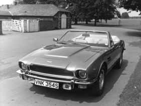 Aston Martin V8 Volante (1979) - elegantes und fast zierlich wirkendes Cabriolet