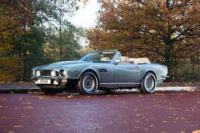 Aston Martin V8 Volante (1980) - als Lot 22 angeboten an der Bonhams Bond Street Versteigerung am 1. Dezember 2018