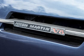 Aston Martin V8 Volante (1980) - angeboten an der Bonhams Spa Classic Versteigerung am 21. Mai 2017