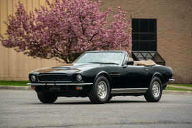 Aston Martin V8 Volante (1982) - als Lot 137 angeboten an der Bonhams 'The Greenwich Auction" am 5. Juni 2022