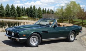 Aston Martin V8 Volante (1986) - als Lot 025 an der Bonhams Quail Motorcar Live & Online Auction am 14. August 2020
